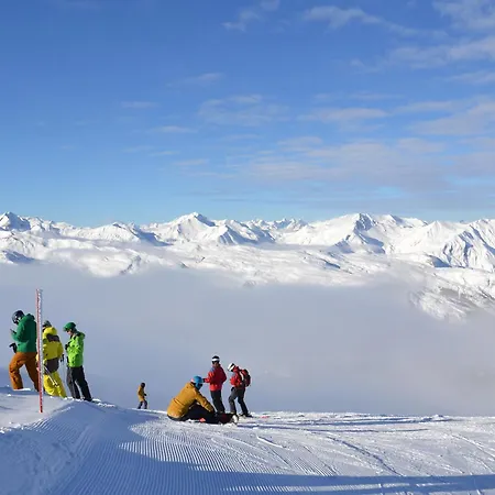 2 Pieces Sur Les Pistes, Proche Commerces, Animaux Admis, 4 Personnes - Fr-1-182-203
